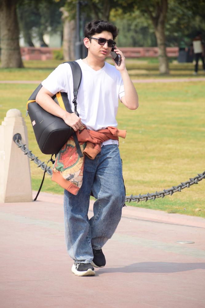 India gate walking on the phone